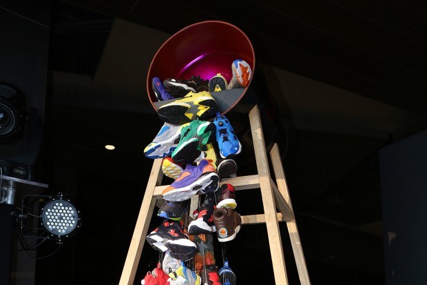 Reebok 2012 “INSTA PUMP FURY” 巨型的魔术方块装置艺术展览