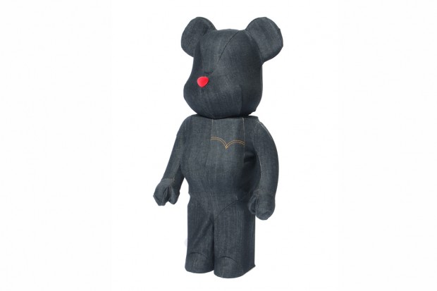 Levi's × Medicom Toy 2012“BLACK DENIM”1000% Bearbrick 联名公仔