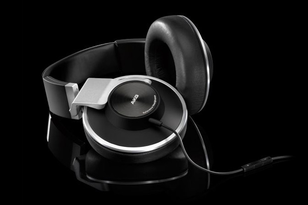 AKG 推出最新研发杰作 K551 盖耳式耳机