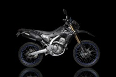 Stussy × Honda 「CRF250L」 联名别注多用途越野摩托车概念视频短片