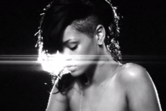 蕾哈娜 Rihanna 新主打单曲 – 《Diamonds》音乐影像 MV