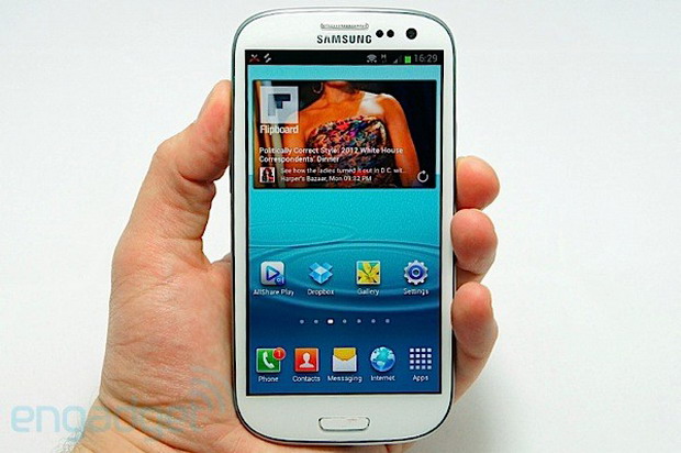 三星 Galaxy S III 超越 iPhone 4S 成为 2012 年第三季智能手机销量冠军