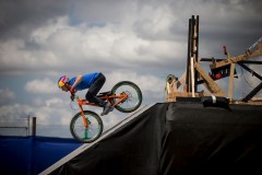 Red Bull 将极限运动和物理原理完美结合带来的「Red Bull Kluge」企划