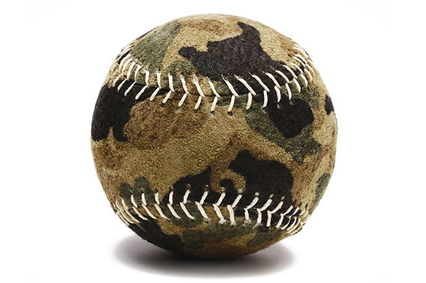 Bergino 推出手工棒球产品 Handmade Camo Baseballs