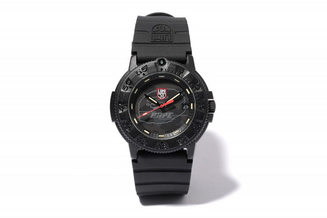 A Bathing Ape × Luminox Navy SEAL Blackout 3001MIL Watch 联名别注限量表款