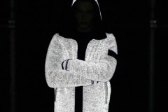 Stone Island 庆祝品牌成立三十周年打造全新反光设计机能概念外套