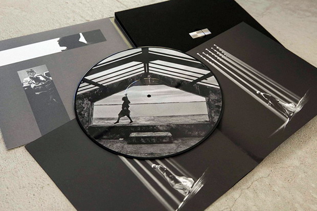 Rick Owens 为 2013 春夏季系列推出黑胶唱片