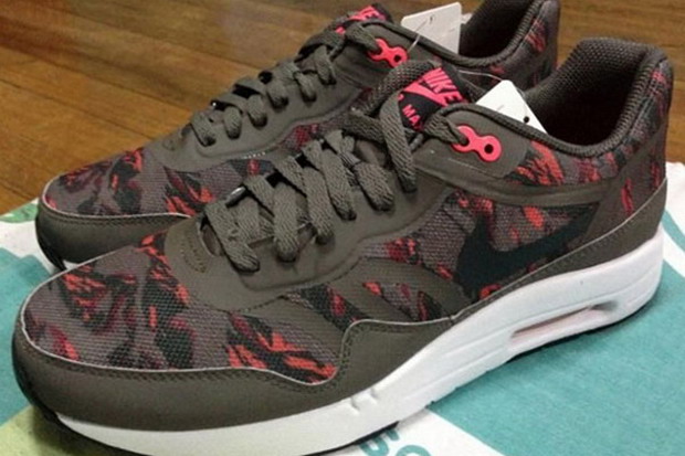 atmos × Nike Air Max 1 Premium Fuse "Tiger Camo" 虎纹迷彩联名鞋款现身