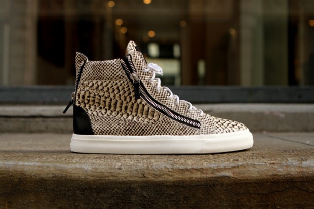 Giuseppe Zanotti “Snakeskin” 高帮时尚鞋款