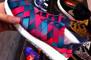 Nike WMNS Roshe Run Woven Multi-Color 鞋款惊艳发表