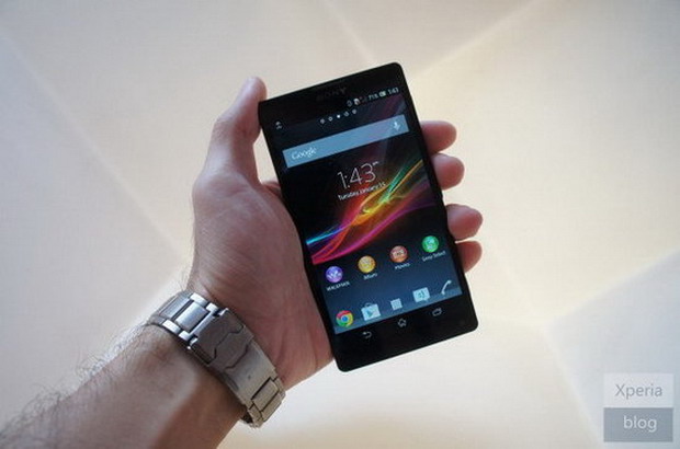 索尼Xperia ZL红色版真机亮相 四核FHD屏