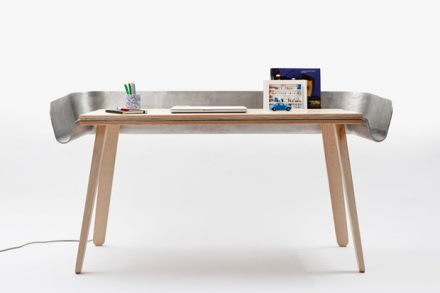 Tomas Kral 打造独特的 Homework Table 桌子