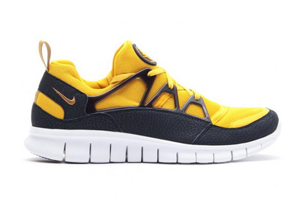 Nike Free Huarache Light 全新 Flat Gold/Vivid Sulfur 配色鞋款