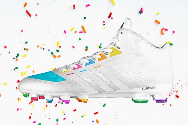 adidas 为橄榄球员 Robert Griffin III 和 DeMarco Murray 特别打造生日版球靴