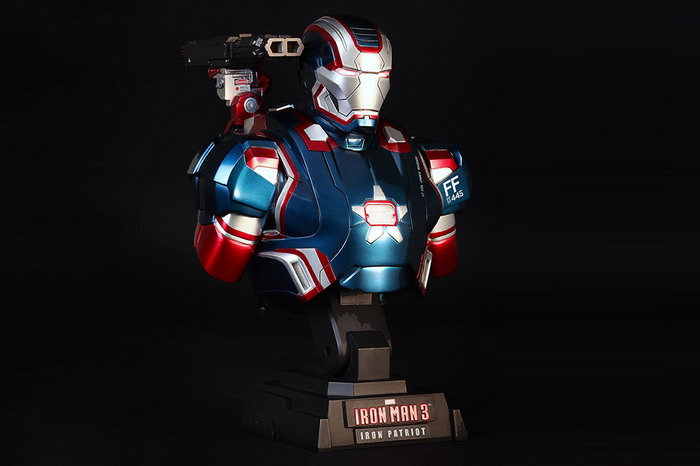 Hot Toys Iron Man 3 “Iron Patriot” Collectible Bust 半身胸像