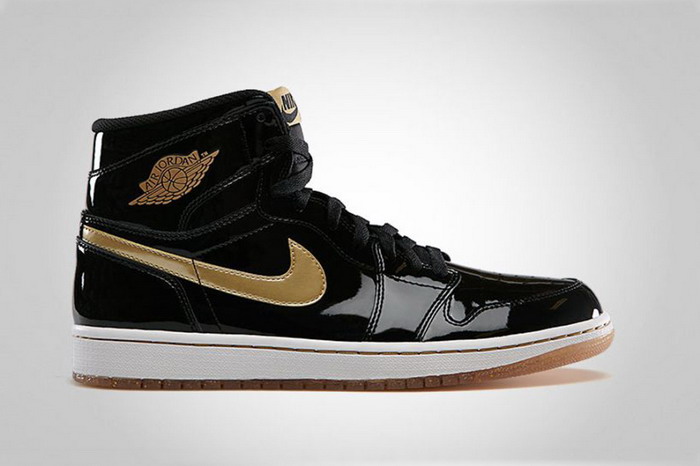 Air Jordan 1 Retro High OG Black/Gold 鞋款