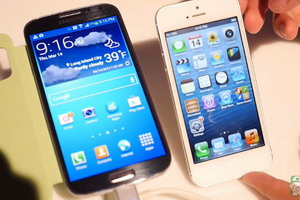 谁是王者：三星 Galaxy S4 vs iPhone5