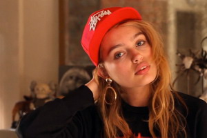 Stussy Women 2013春夏系列造型搭配 Video Lookbook “She Was Born in California”