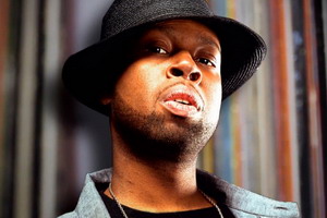 观赏底特律嘻哈音乐之父 J. Dilla 珍藏的黑胶唱片