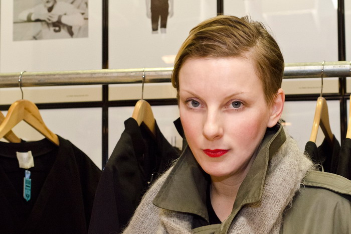 英国时装设计师 Lou Dalton 在 Dover Street Market 最新活动中与我们谈谈她对男装的看法