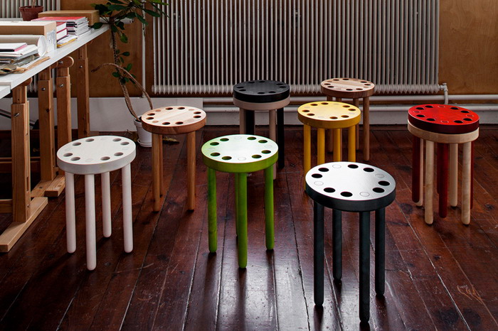 设计师 Kyuhyung Cho 与木工事务所 SNICKERIET 携手打造 Poke Stools 圆凳