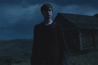 James Blake – 《Overgrown》 MV