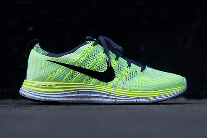 Nike Flyknit Lunar1+ Volt/Black-White-Pure Platinum 鞋款