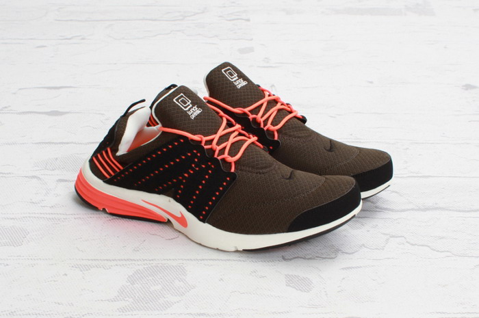 Nike Lunar Presto Deep Smoke/Total Crimson 新配色跑鞋