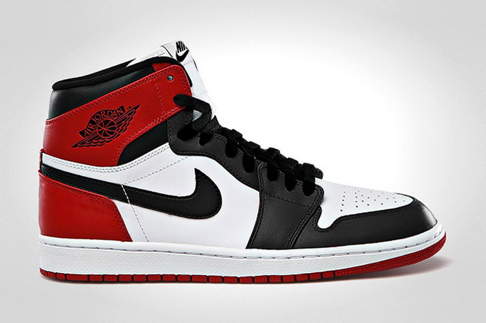 Air Jordan 1 Retro High OG “Black Toe” 配色鞋款