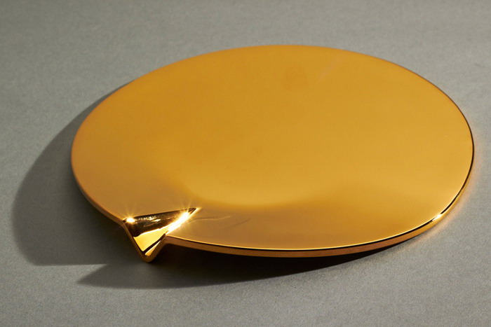 纽约艺术家 Joe Doucet 打造 24 卡拉黄金烟碟