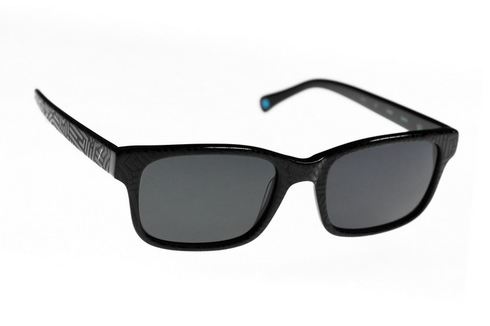 Aaron De La Cruz × LOOK/SEE 联名太阳眼镜