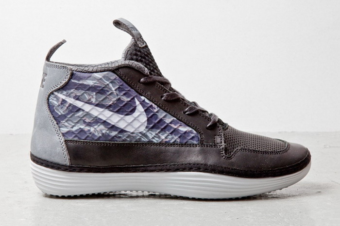 Nike Solarsoft Chukkasin Black/Wolf Grey 混合式跑鞋