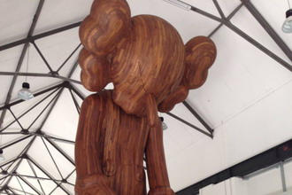 KAWS 于 More Gallery 举办 “GISWIL” 展览预览