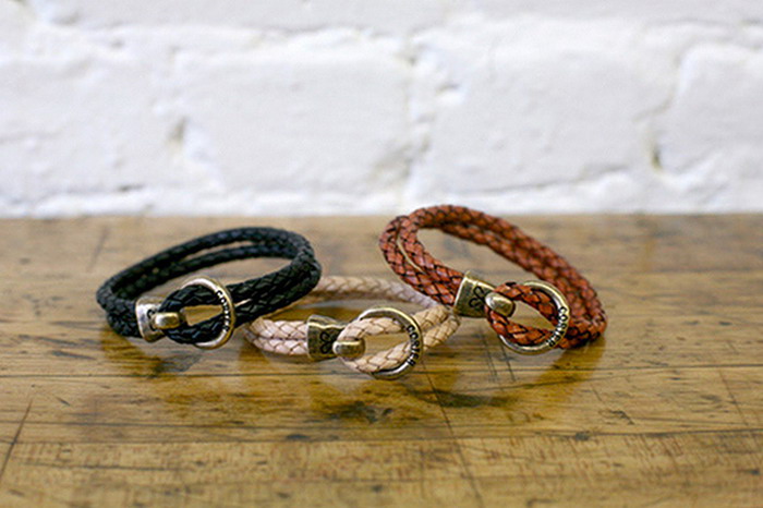 Corter Ring & Hook 皮织手带