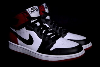 细览 Air Jordan 1 复刻鞋款「Black Toe」