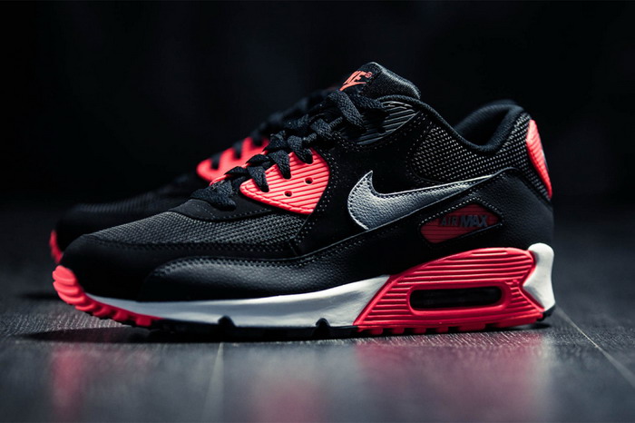 Nike Air Max 90 Essential “Infrared” 鞋款