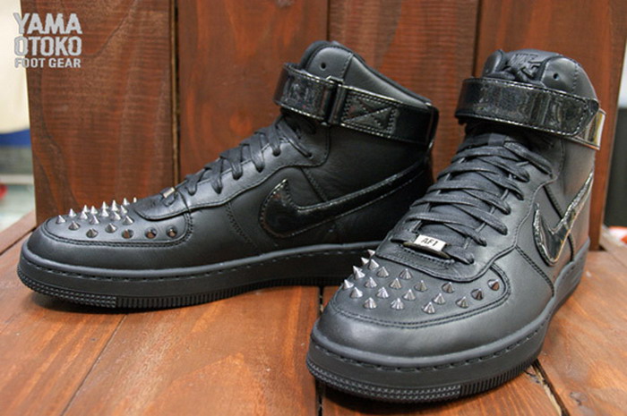 Nike Air Force 1 Downtown Hi Spike Black 铆钉鞋款惊艳现身
