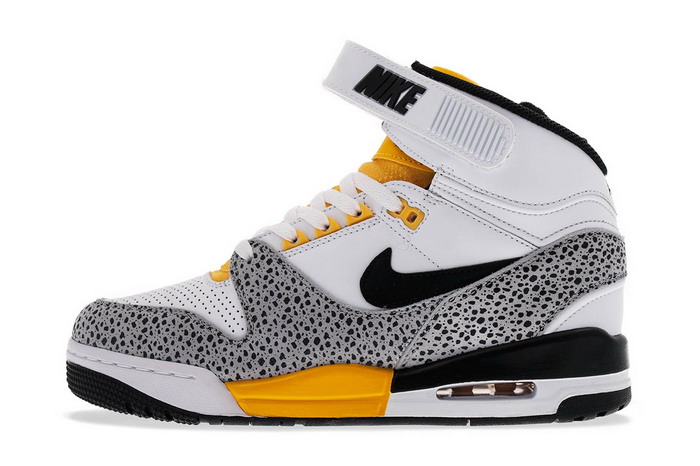 Nike Air Revolution White/Black-Wolf Grey-University Gold 配色鞋款