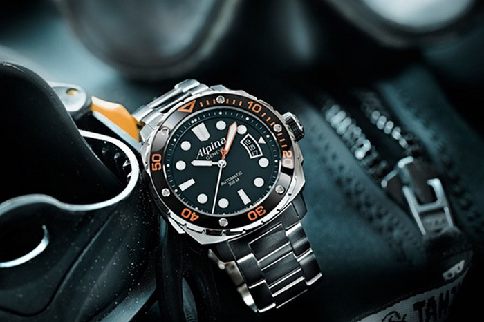 Alpina 300 Extreme Diver Orange 腕表系列