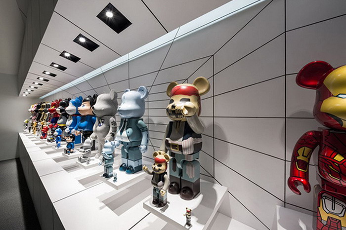 OpenBox 与 Onion 联手展出 The Garage of Bears