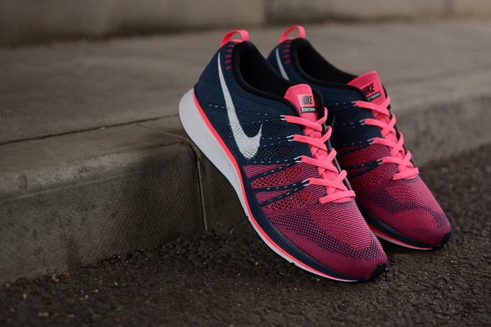 Nike Flyknit Trainer+ Squadron Blue/White-Pink Flash 配色鞋款