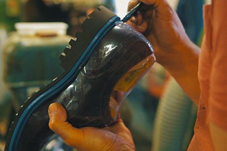 一探 Togs + Clogs × Grenson G-Lab “Archie” 联名鞋款制作过程