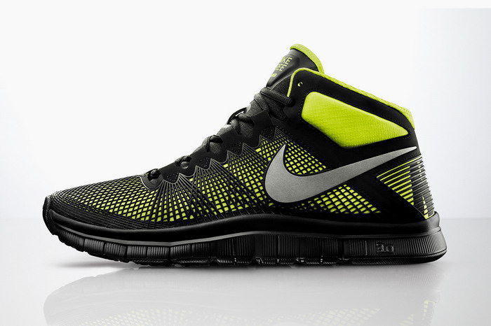 Nike Free Trainer 3.0 Mid Shield 跑鞋