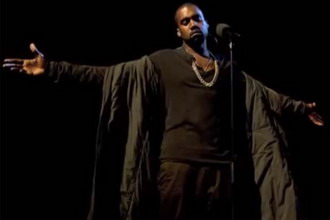 Kanye West 于「Live on 'Later… With Jools Holland」现场演唱《Bound 2》
