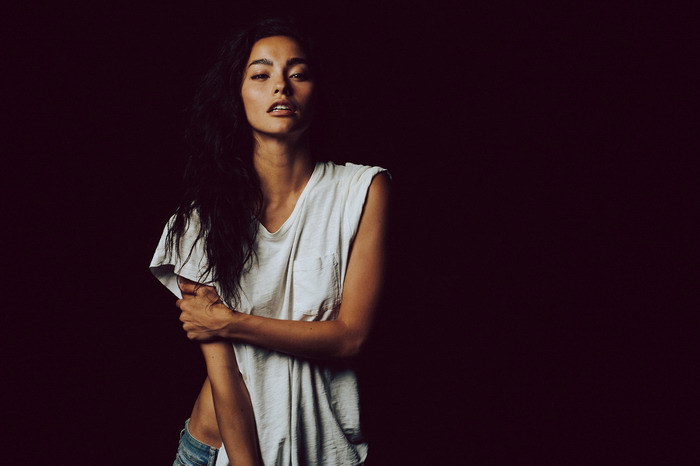 Nicholas Maggio 打造全新「Wild Hearts, Blue Jeans, and White T-shirts」摄影特辑