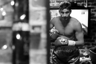 Blind Barber：世界拳击冠军 Chris Algieri