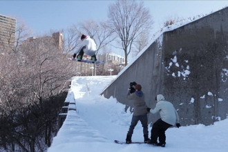 Burton 呈献 [SNOWBOARDING]: STREET 滑雪系列影片