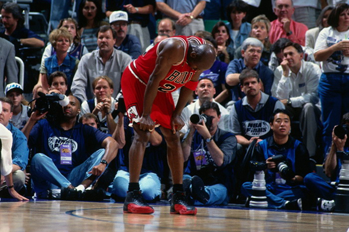 Michael Jordan「流感之战」战靴将被公开拍卖