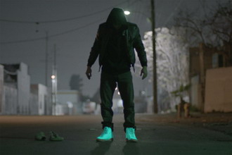TWiN 打造 Jeremy Scott 为 adidas 设计的夜光鞋款 FLIGHT. 宣传片
