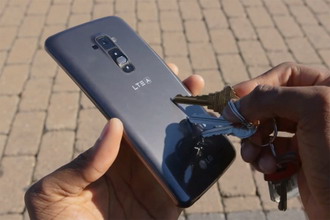 LG G Flex「自我修复」功能示范影片